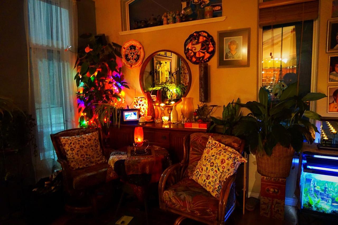 Mabuhay Lakeside Manor Bed and Breakfast Yellowknife Exterior foto