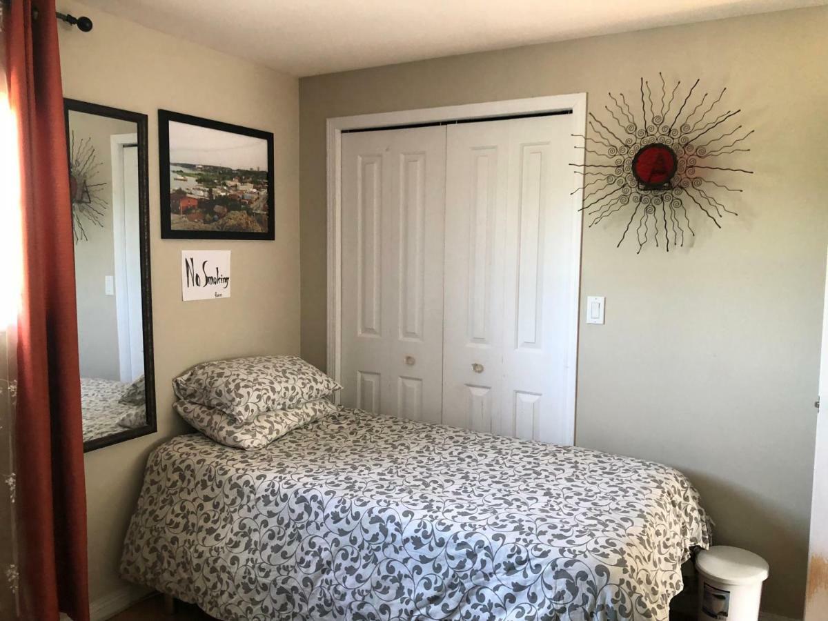 Mabuhay Lakeside Manor Bed and Breakfast Yellowknife Exterior foto